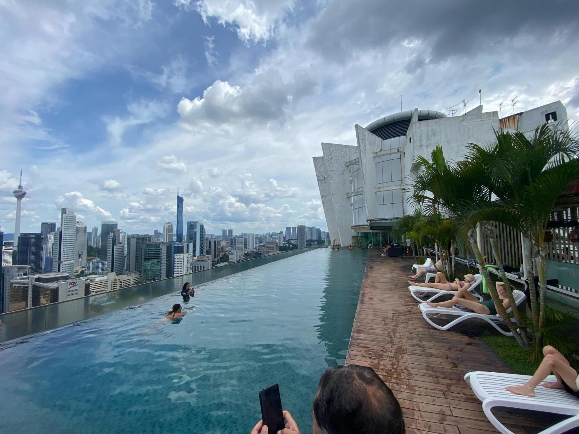 Skypool Kl Free Infinity Pool Over クアラルンプール エクステリア 写真