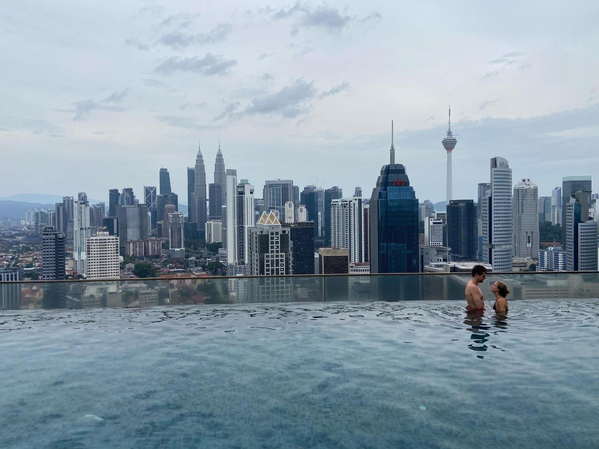 Skypool Kl Free Infinity Pool Over クアラルンプール エクステリア 写真